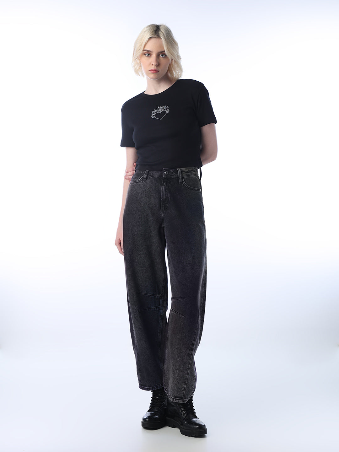 Cropped Fitted T-shirt - Black