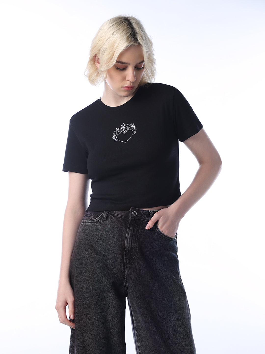 Cropped Fitted T-shirt - Black