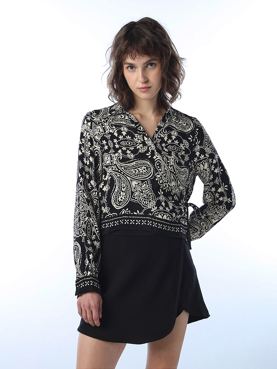 Printed Tie-Knot Top