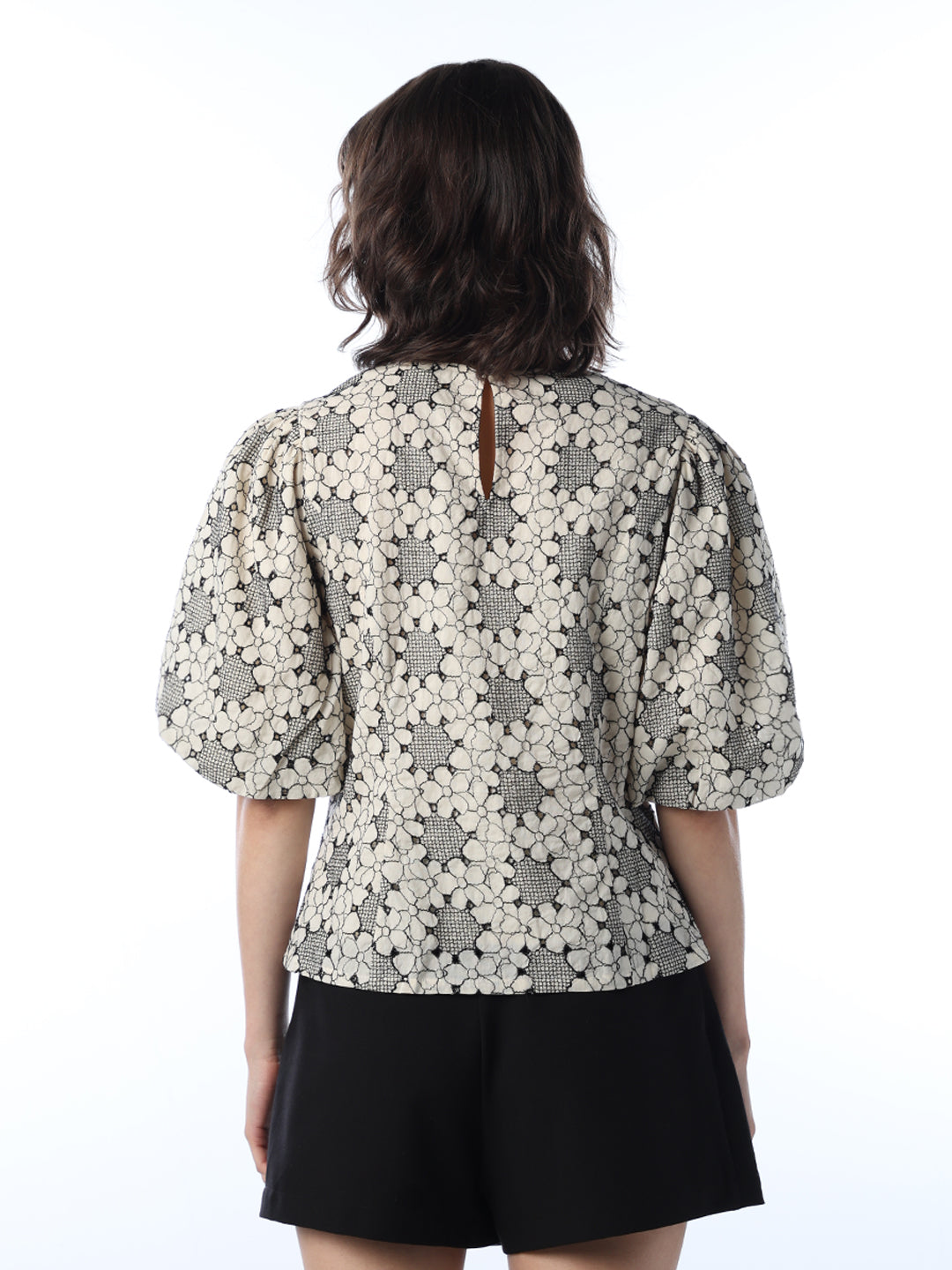 Embroidered Puff Sleeves Top