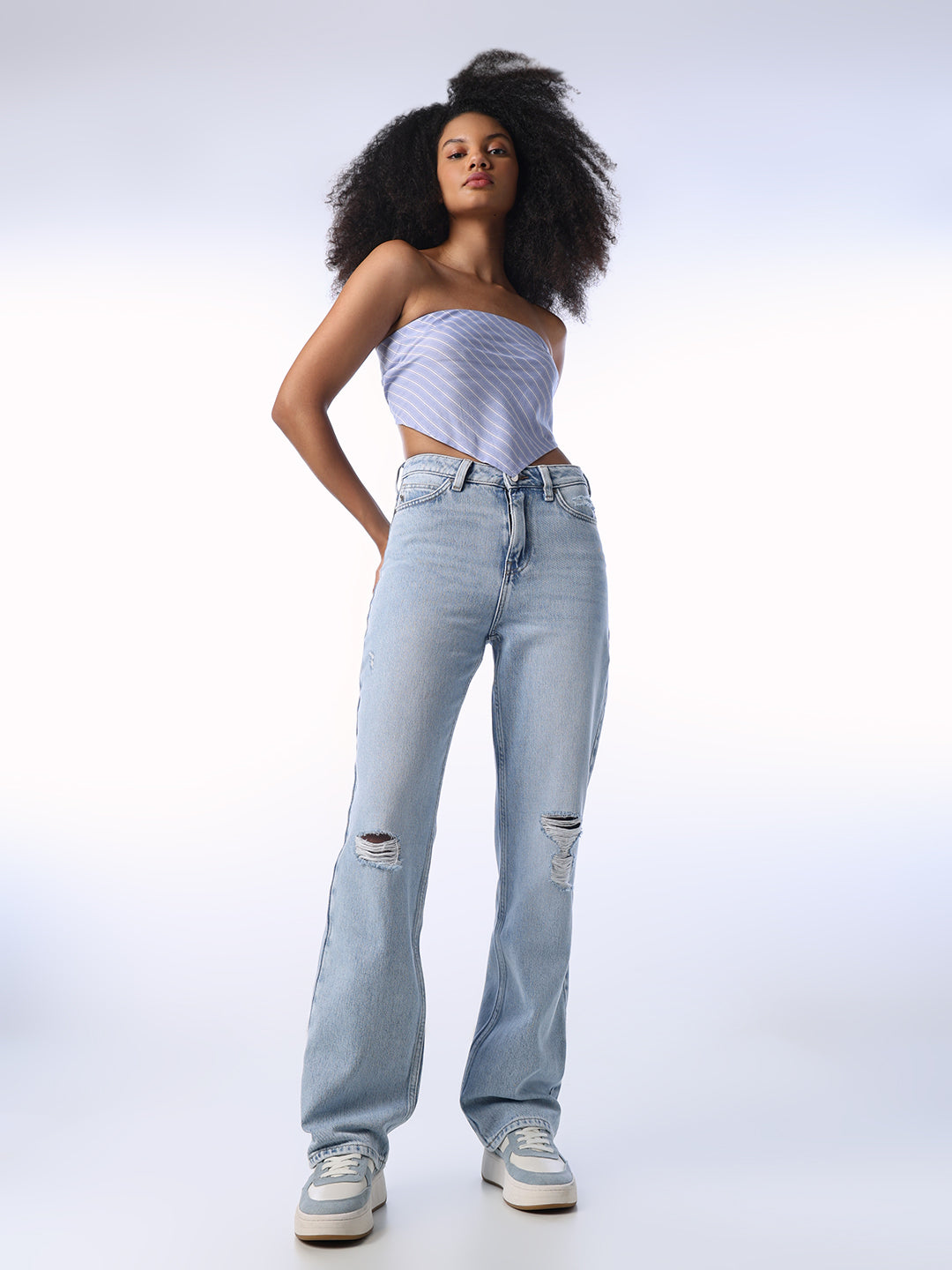 Distressed Straight Fit Jeans - 25