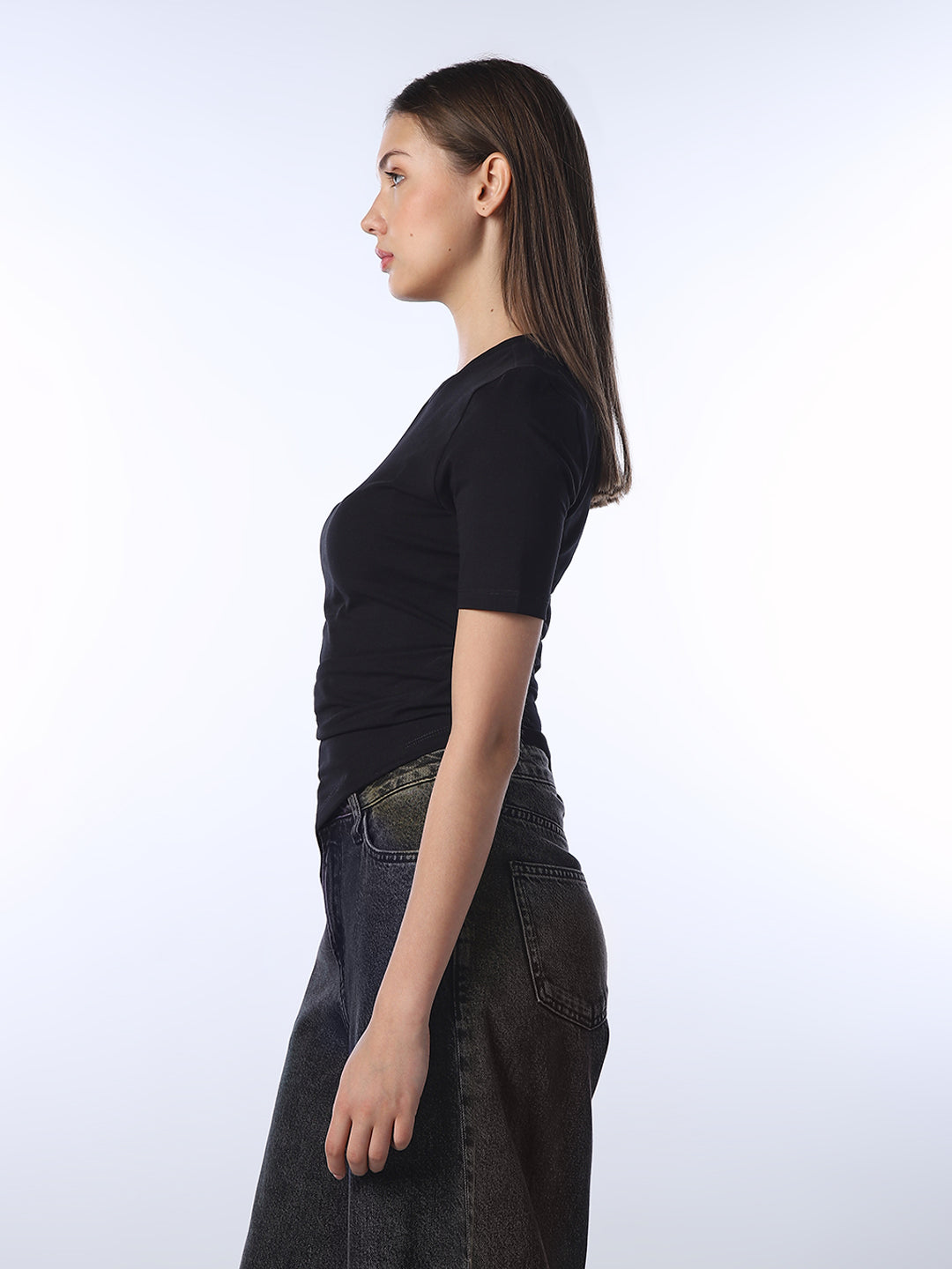 Asymmetric Hem Fitted T-shirt