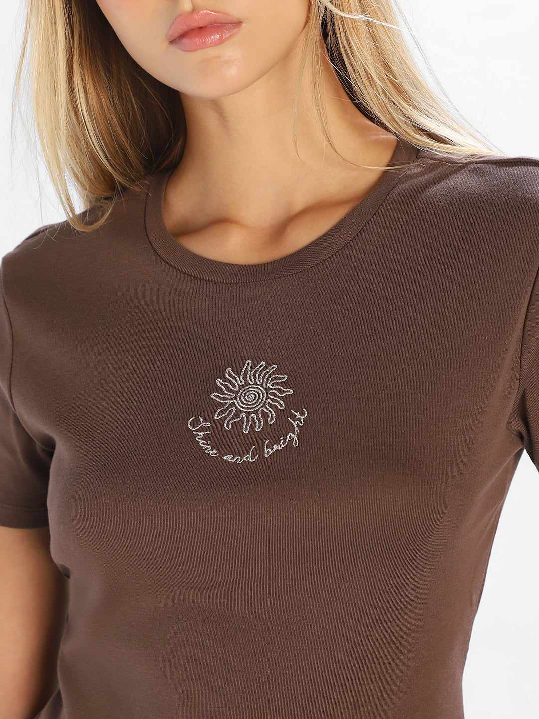 Brown Embroidered O-Neck T-shirt