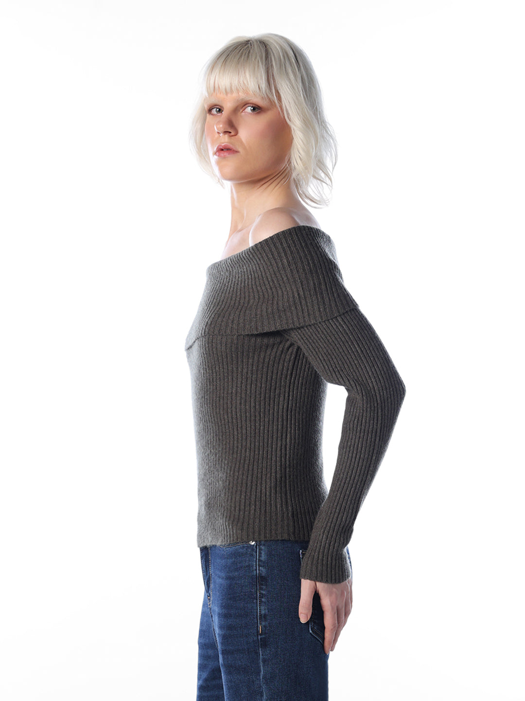 Off-Shoulder Ribbed Pullover