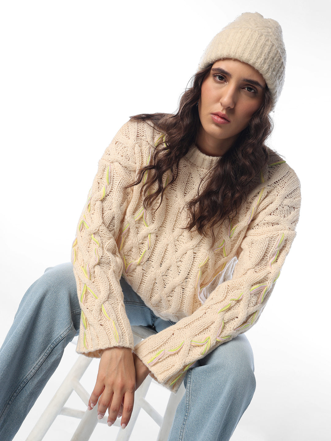 Beige O-Neck Cable Knit Pullover