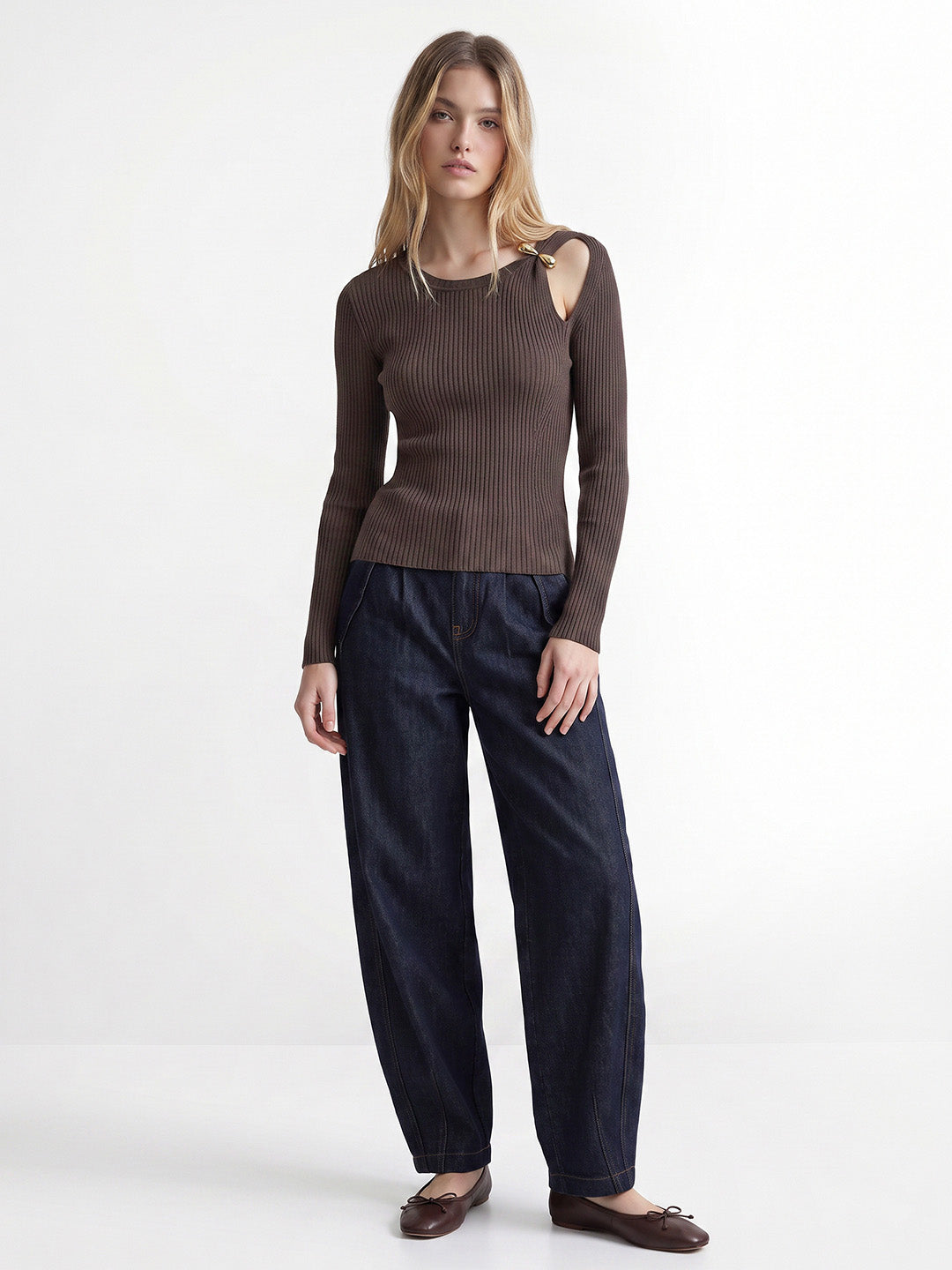 Brown Buckle Detail O-Neck Pullover