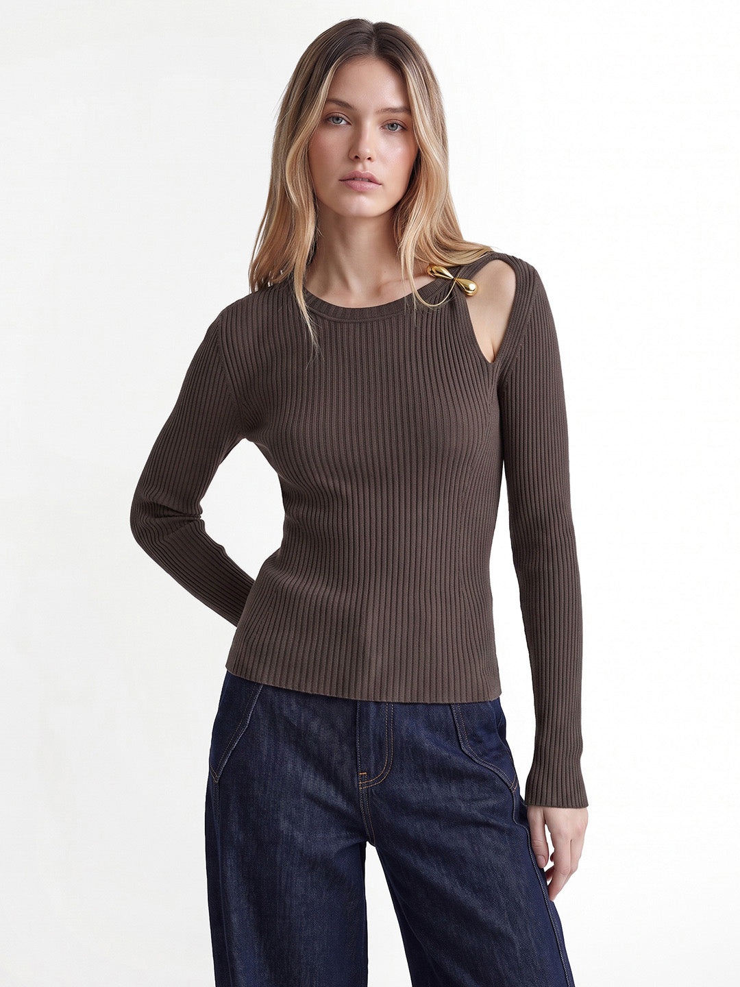 Brown Buckle Detail O-Neck Pullover