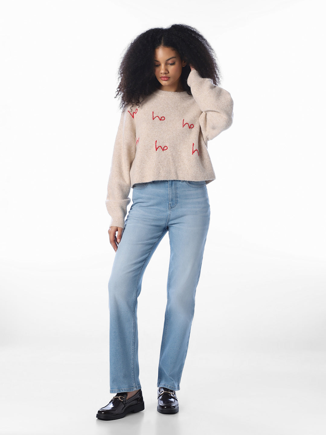 Embroidered O-Neck Pullover