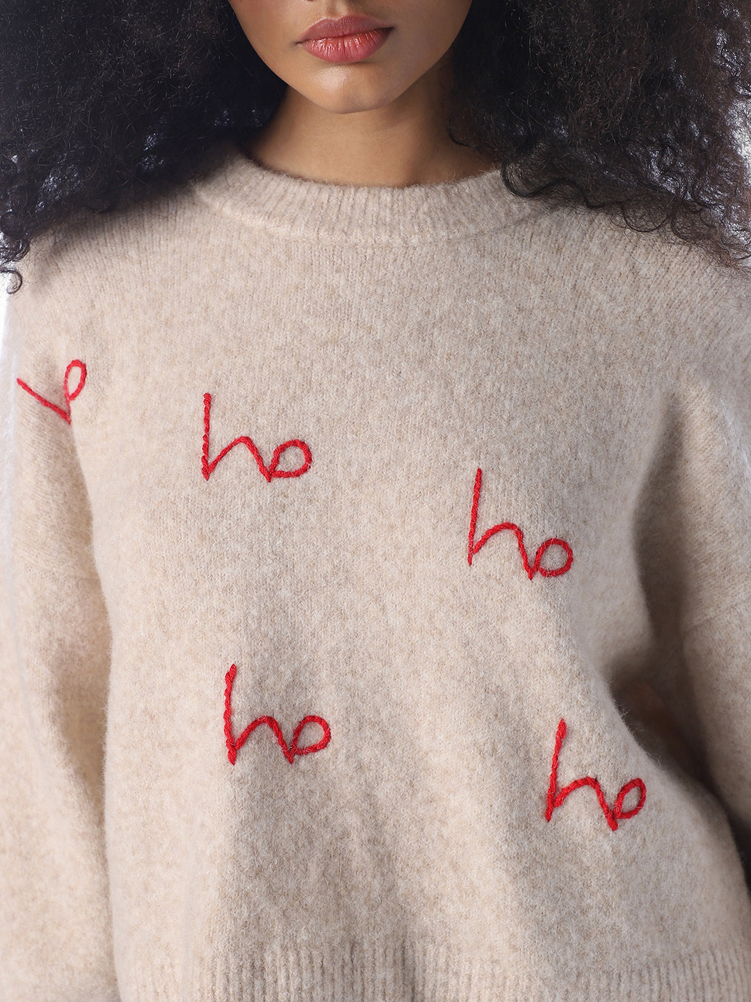 Embroidered O-Neck Pullover