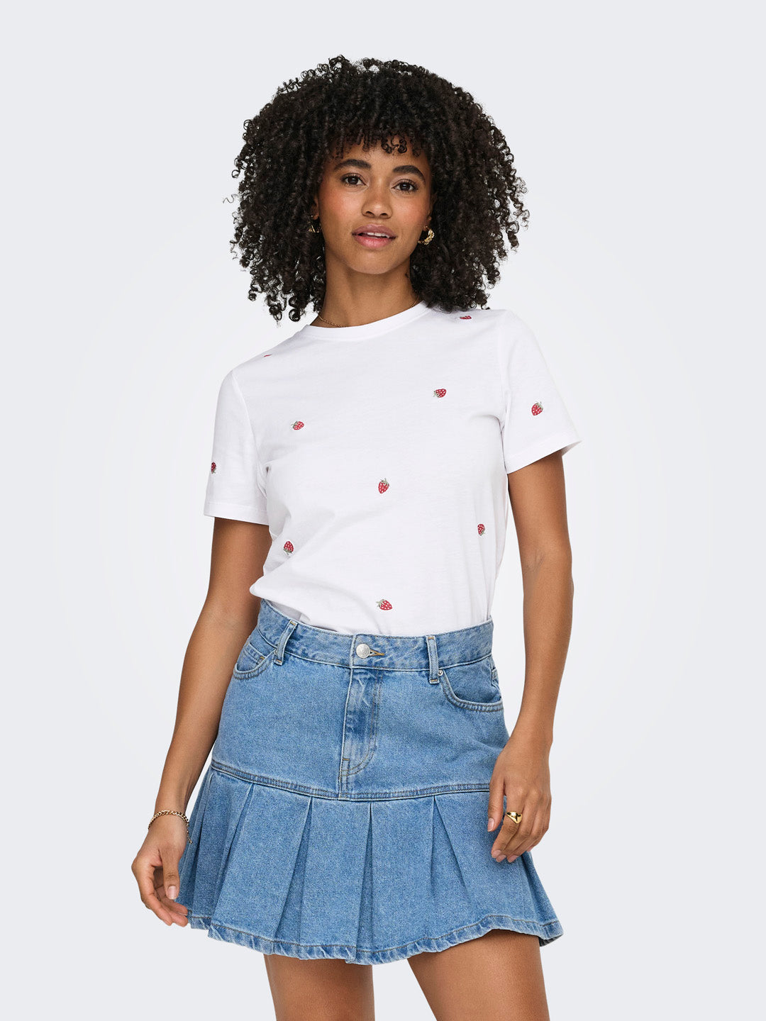 White Strawberry Print O-Neck Top