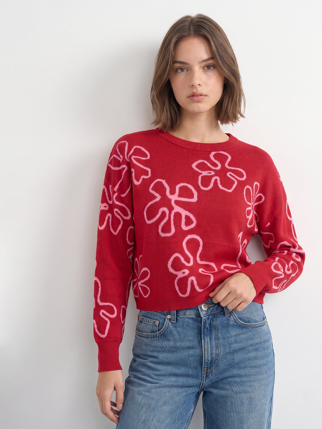 Red Jacquard O-Neck Pullover